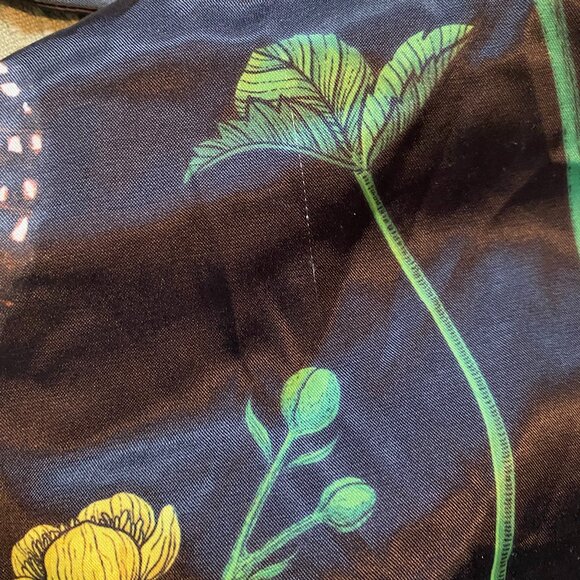 Posh Satin Playsuit in Folklore Florals S/M - Picture 5 of 10